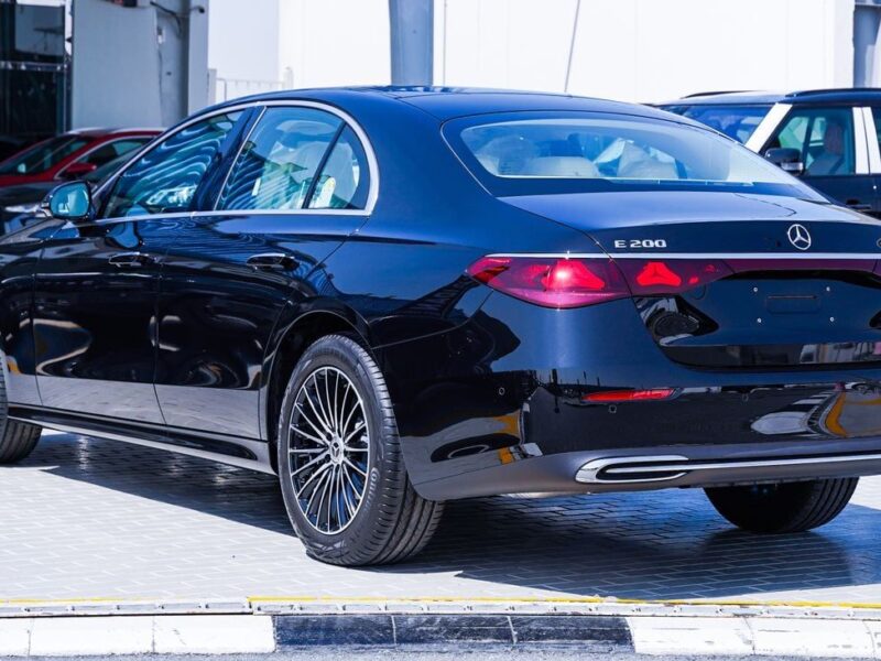2026 Mercedes-Benz E-Class E200 2.0-liter 4-cylinder turbocharged Engine Black Beige Sedan