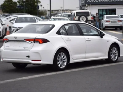 2025 Toyota Corolla Elite 1.8 Litres Hybrid 4 Cylinder Engine White Grey Sedan