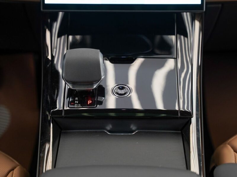 2025 Land Rover Range Rover Sport Autobiography P530 4.4 L Twin-Turbo V8 Grey Tan SUV