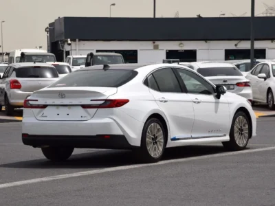 2026 Toyota Camry 2.5 Litres 4 Cylinders Hybrid Engine White Brown Sedan GCC Specs