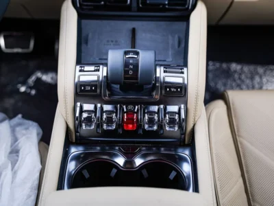 2025 BYD Leopard 5 1.5 Litres Turbo 4 Cylinders Hybrid Engine White Beige SUV