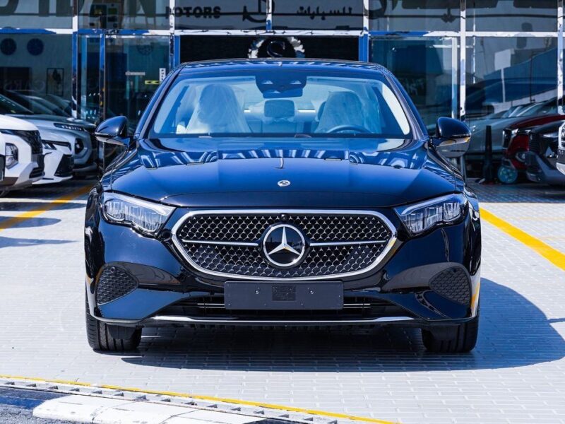 2026 Mercedes-Benz E-Class E200 2.0-liter 4-cylinder turbocharged Engine Black Beige Sedan