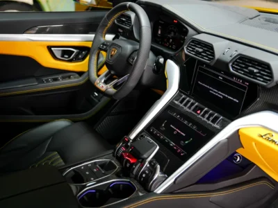 2024 Lamborghini Urus S 8 Cylinder petrol Engine Yellow Black SUV Carbon Fiber Interior