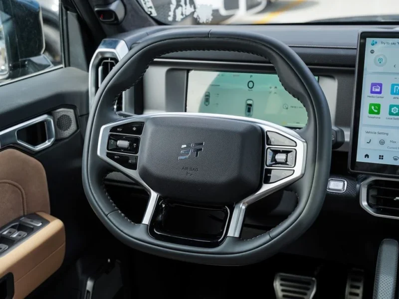 2024 Jetour T2 2.0-litre Turbocharged 4-cylinder Petrol Engine Black Brown SUV