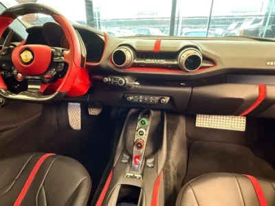 2021 Ferrari 812 GTS 6.5 L naturally aspirated V12 Engine Red Black Sports Car