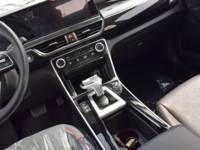 2025 Kia Seltos 1.5 Litres 4 Cylinders Petrol Engine White Black SUV Chinese Specs