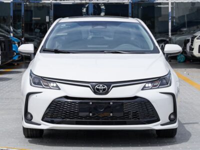 2025 Toyota Corolla 1.8 Litres 4-Cylinder Hybrid Engine White Black Sedan
