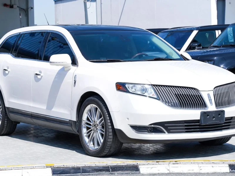 2015 Lincoln MKT 3.5-liter twin-turbocharged EcoBoost V6 Petrol Engine White Black SUV