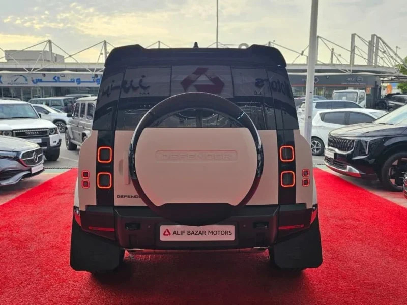 2026 Land Rover Defender P400 HSE 3.0 Litres 6 Cylinders Petrol Engine White SUV