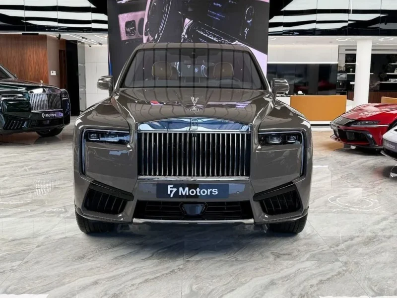 2025 Rolls Royce Cullinan Silver Badge 6.7L V12 Twin-Turbo Grey Yellow SUV Bespoke Edition
