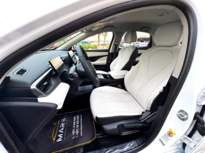 2025 BYD Seal 05 DM-i 1.5L 4 Cylinders Plug-In Hybrid Engine White Sedan FWD