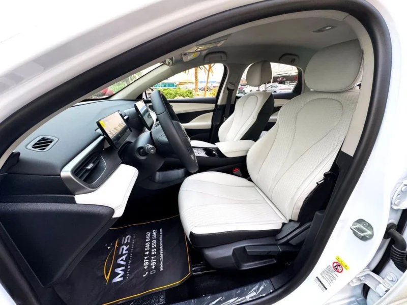 2025 BYD Seal 05 DM-i 1.5L 4 Cylinders Plug-In Hybrid Engine White Sedan FWD
