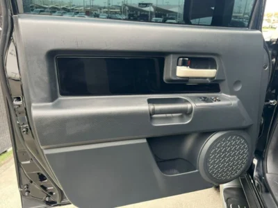 2017 Toyota FJ Cruiser 4.0 Litres V6 Petrol Engine Black SUV Full Options GCC Specs