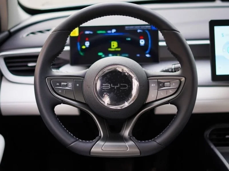 2025 BYD Seal 05 DM-i 1.5L 4 Cylinders Plug-In Hybrid Engine White Sedan FWD