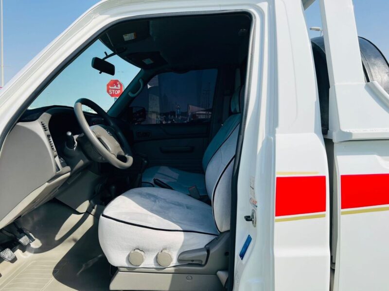 2022 Nissan Patrol 4.8 Litres V6 Petrol Engine White Grey Pickup Truck GCC Specs