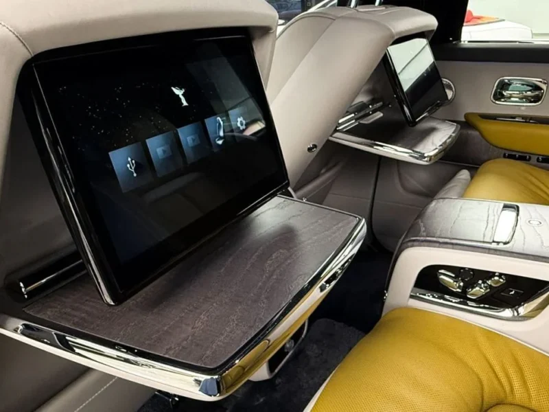 2025 Rolls Royce Cullinan Silver Badge 6.7L V12 Twin-Turbo Grey Yellow SUV Bespoke Edition