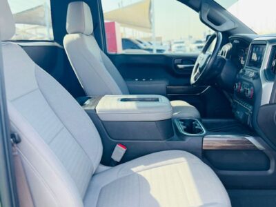 2022 CHEVROLET SILVERADO 5.3 Litres V8 Petrol Engine Black Grey Pickup Truck GCC