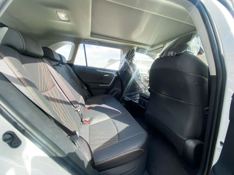 2025 Toyota RAV 4 2.5 Litres inline-4 Hybrid Engine White Grey SUV Full Option