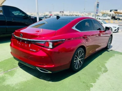 2022 Lexus ES350 3.5 Litres V6 Petrol Engine Red Black Sedan Full Options Automatic