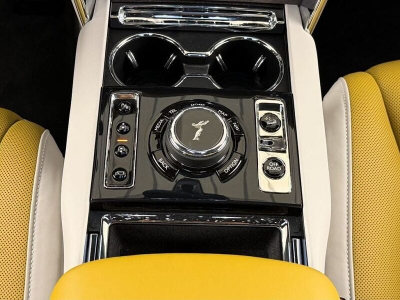 2025 Rolls Royce Cullinan Silver Badge 6.7L V12 Twin-Turbo Grey Yellow SUV Bespoke Edition