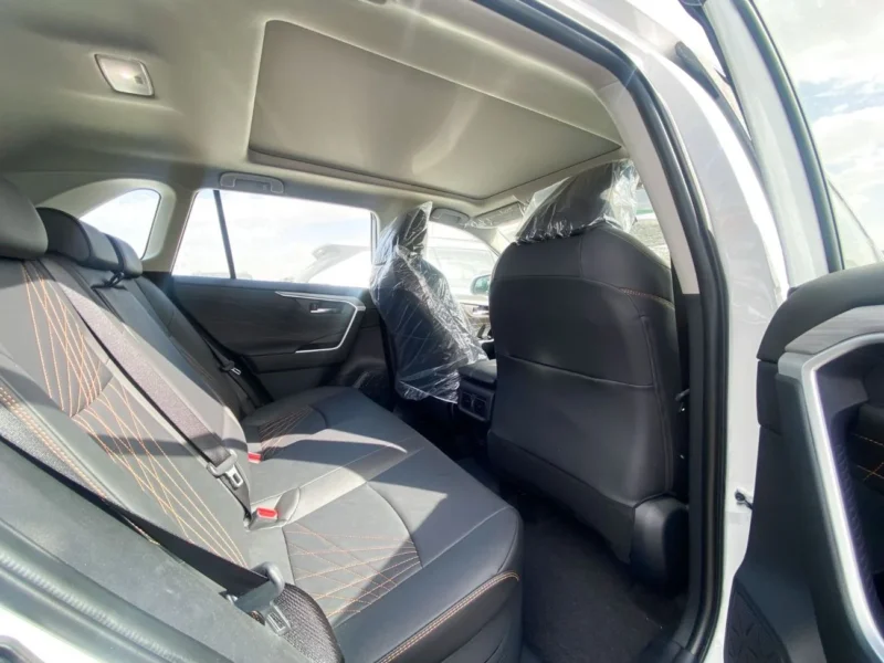 2025 Toyota RAV 4 2.5 Litres inline-4 Hybrid Engine White Grey SUV Full Option