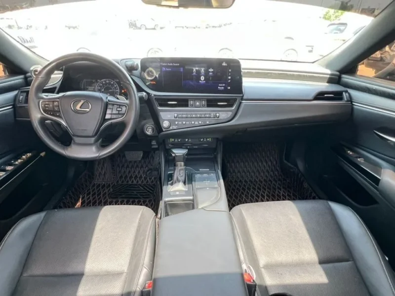 2022 Lexus ES350 3.5 Litres V6 Petrol Engine Red Black Sedan Full Options Automatic