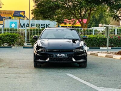 2024 Zeekr 001 Electric Vehicle Flagship AWD Black Beige Sedan 580 Km Range GCC