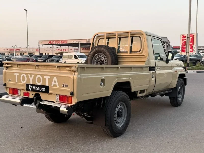 2025 Toyota Land Cruiser Pick Up Std 4.0L V6 Petrol Single Cab Utility 4WD Tan GCC