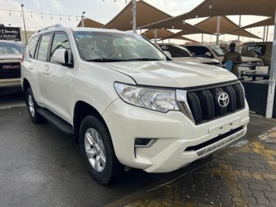 2021 TOYOTA PRADO 2.7 Litres 4 Cylinders Petrol Engine White Beige SUV GCC Specs