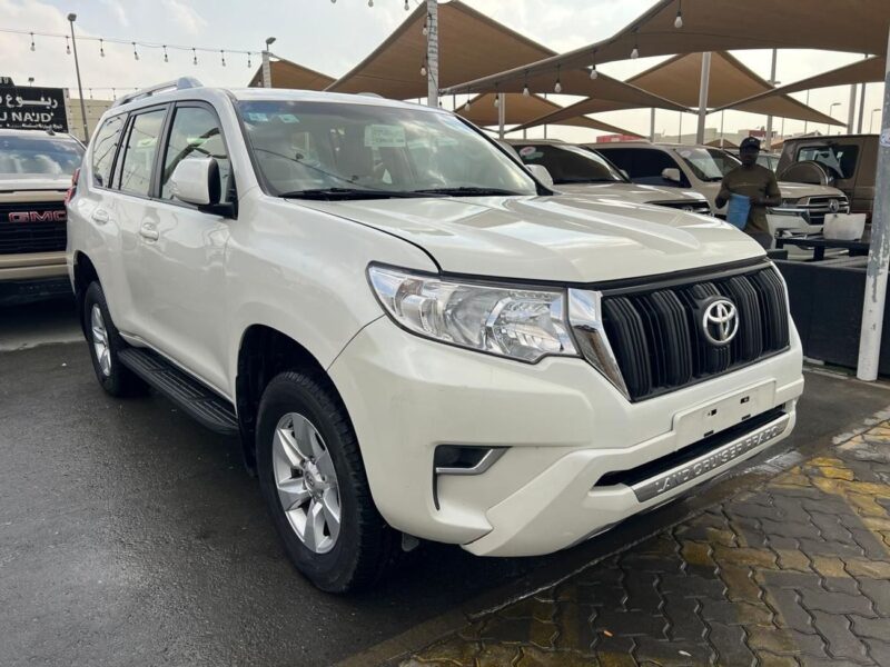 2021 TOYOTA PRADO 2.7 Litres 4 Cylinders Petrol Engine White Beige SUV GCC Specs