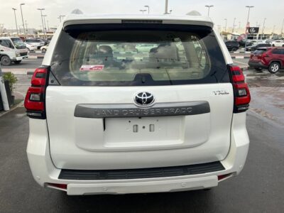 2021 TOYOTA PRADO 2.7 Litres 4 Cylinders Petrol Engine White Beige SUV GCC Specs