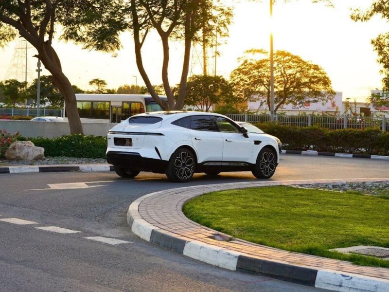 2023 Avatr 11 Premium All Wheel Drive Electric Vehicle White SUV 580 Km Range