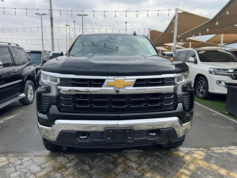 2023 CHEVROLET SILVERADO 5.3 Litres V8 Petrol Engine Black Brown Pickup Truck GCC