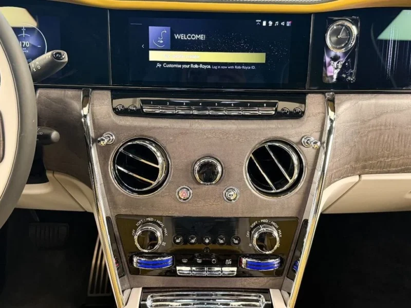 2025 Rolls Royce Cullinan Silver Badge 6.7L V12 Twin-Turbo Grey Yellow SUV Bespoke Edition