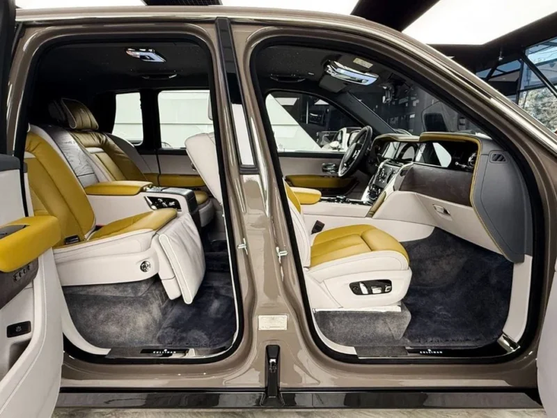 2025 Rolls Royce Cullinan Silver Badge 6.7L V12 Twin-Turbo Grey Yellow SUV Bespoke Edition
