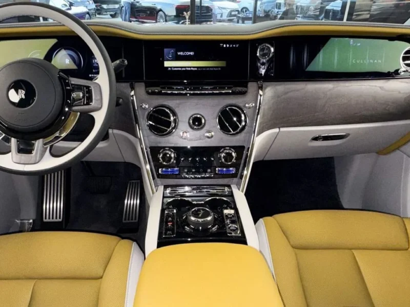 2025 Rolls Royce Cullinan Silver Badge 6.7L V12 Twin-Turbo Grey Yellow SUV Bespoke Edition