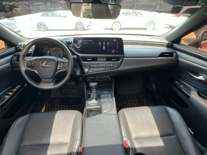 2022 Lexus ES350 3.5 Litres V6 Petrol Engine Red Black Sedan Full Options Automatic