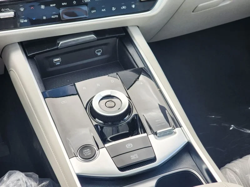 2025 Kia Sportage 1.5 Litres Turbo GDI 4-Cylinders Engine White Beige SUV Full Option