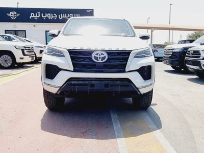 2026 TOYOTA FORTUNER 2.4 Litres 4 Cylinders DIESEL Engine White Beige SUV 4X4