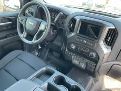 2025 Chevrolet Silverado 5.3 Litres V8 Petrol Engine White Black Pickup Truck GCC Specs