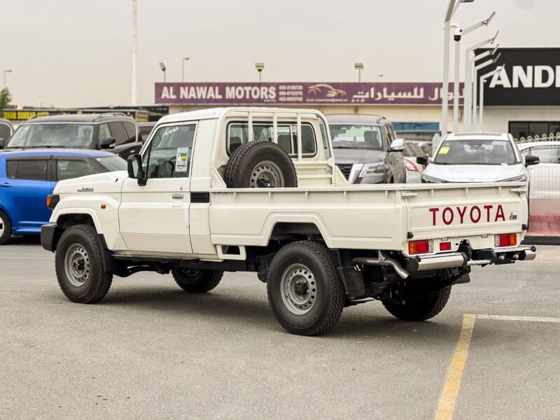 2026 Toyota Land Cruiser 79 SC STD 2.8L 4 Cylinders Petrol White Tan Pickup M/T GCC