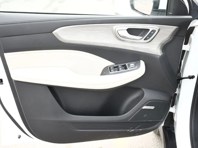 2025 MG RX5 1.5-litre Turbocharged 4-cylinder Petrol Engine White Beige SUV GCC