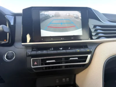 2025 TOYOTA CAMRY XLE 2.5L HYBRID 4 Cylinders Engine White Beige Sedan GCC