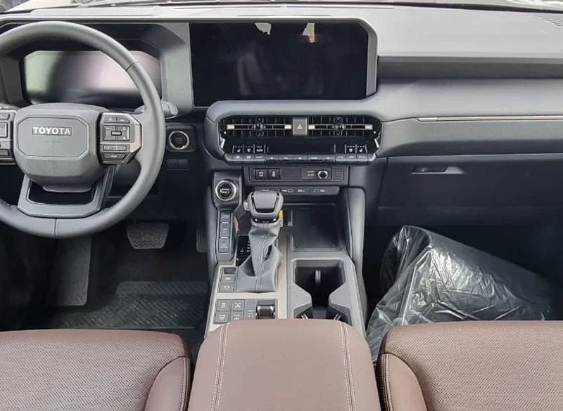 2026 TOYOTA PRADO 2.8 Litres 4 Cylinders DIESEL Engine Black Brown SUV LUXURY EDITION