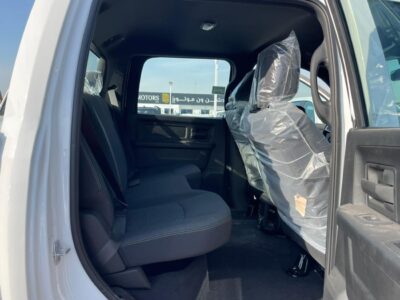 2025 Dodge RAM Van Heavy Duty 2500 6.4 L 8 Cylinders Engine White Black Pickup Truck