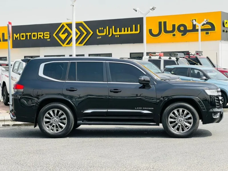 2018 Toyota Land Cruiser GXR 4.0 Litres 6 Cylinders Petrol Engine Black Beige SUV GCC