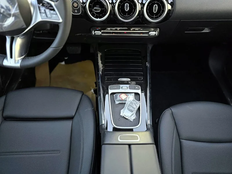 2025 Mercedes-Benz GLA 200 1.3 Litres 4 Cylinders Petrol Engine White Black SUV