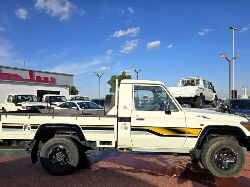 2022 Toyota Land Cruiser 70 LX 4.0 Litres V6 Engine White Beige Pick Up SC GCC