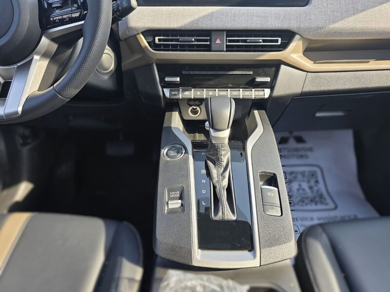 2025 Mitsubishi XFORCE P-LINE 1.5L 4 Cylinders Petrol Engine White Black SUV FWD