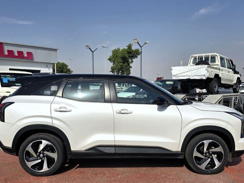 2025 Mitsubishi XFORCE P-LINE 1.5L 4 Cylinders Petrol Engine White Black SUV FWD